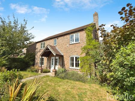 4 bedroom Detached house for sale in High Street, Martin, LN4