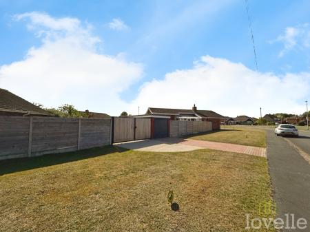 3 bedroom Bungalow for sale in Waverley Avenue, Lincoln, LN6