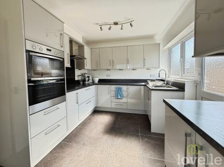 3 bedroom Bungalow for sale in Waverley Avenue, Lincoln, LN6