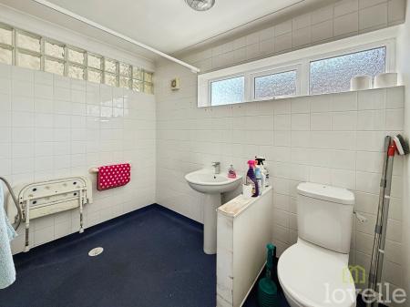 3 bedroom Bungalow for sale in Waverley Avenue, Lincoln, LN6