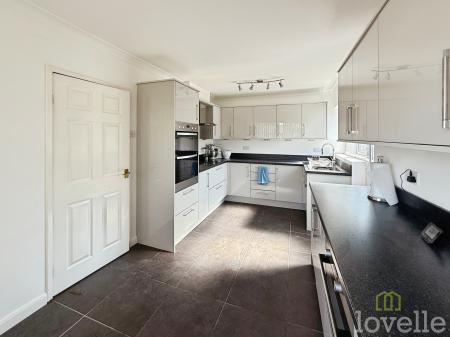 3 bedroom Bungalow for sale in Waverley Avenue, Lincoln, LN6