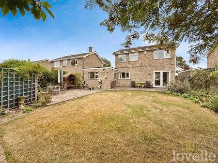 4 bedroom Detached house for sale in Chelmer Close, North Hykeham, LN6
