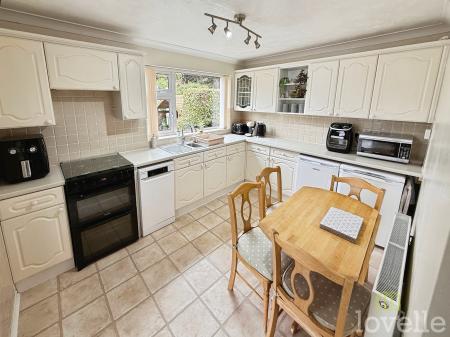 4 bedroom Detached house for sale in Chelmer Close, North Hykeham, LN6