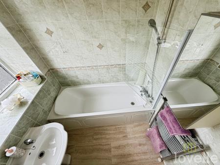 4 bedroom Detached house for sale in Chelmer Close, North Hykeham, LN6