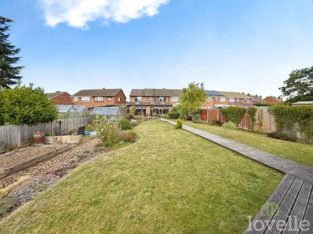 4 bedroom Semi-detached house for sale in Dore Avenue, North Hykeham, LN6
