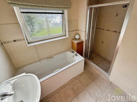 3 bedroom Detached bungalow for sale in Fen Lane, North Hykeham, LN6