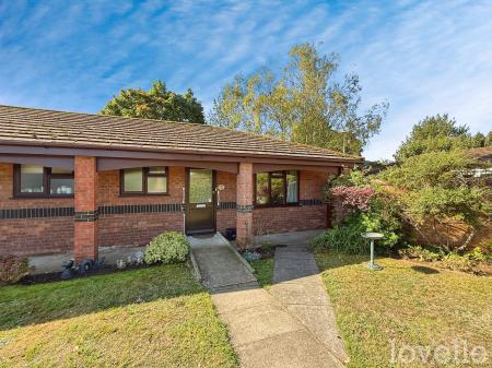 1 bedroom Semi-detached bungalow for sale in St Claires Court, Lincoln, LN6