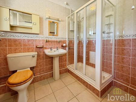 1 bedroom Semi-detached bungalow for sale in St Claires Court, Lincoln, LN6