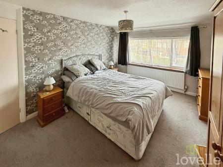 3 bedroom Semi-detached house for sale in Chestnut Road, North Hykeham, LN6