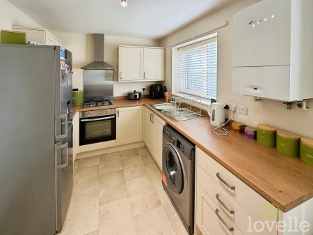 2 bedroom Semi-detached house for sale in Bowthorpe Close, South Hykeham, LN6