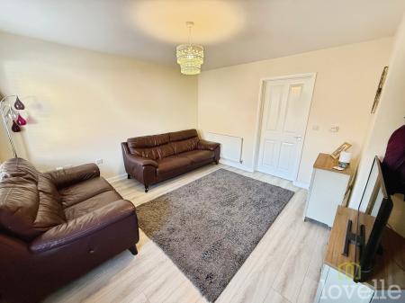 2 bedroom Semi-detached house for sale in Bowthorpe Close, South Hykeham, LN6