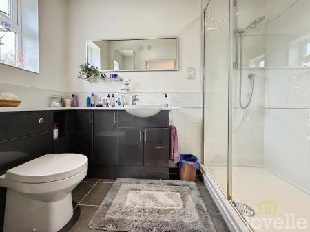 4 bedroom Bungalow for sale in Pendine Crescent, North Hykeham, LN6