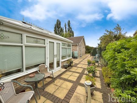 4 bedroom Bungalow for sale in Pendine Crescent, North Hykeham, LN6