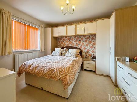 4 bedroom Bungalow for sale in Pendine Crescent, North Hykeham, LN6