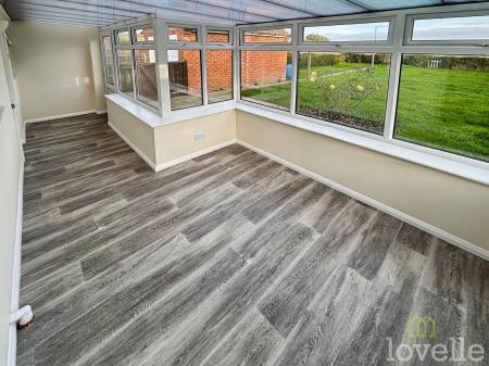 2 bedroom Bungalow for sale in Lincoln Road, Eagle, LN6