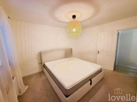 2 bedroom Semi-detached house for sale in Top Farm Avenue, Navenby, LN5