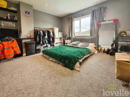 4 bedroom Detached house for sale in Beverley Grove, North Hykeham, LN6