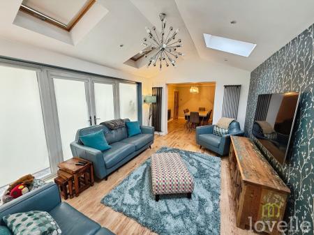 4 bedroom Detached house for sale in Beverley Grove, North Hykeham, LN6