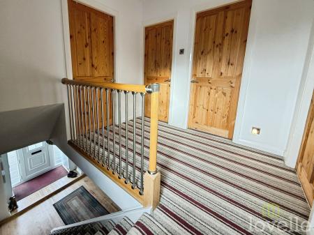 4 bedroom Detached house for sale in Beverley Grove, North Hykeham, LN6