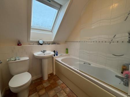 4 bedroom Terraced House for sale in Carnoustie Drive, Lincoln, LN6