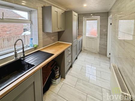 2 bedroom Semi-detached bungalow for sale in Mulberry Avenue, Lincoln, LN6