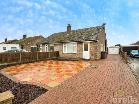 2 bedroom Semi-detached bungalow for sale in Mulberry Avenue, Lincoln, LN6