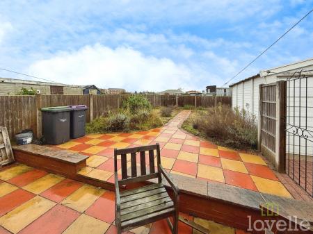 2 bedroom Semi-detached bungalow for sale in Mulberry Avenue, Lincoln, LN6