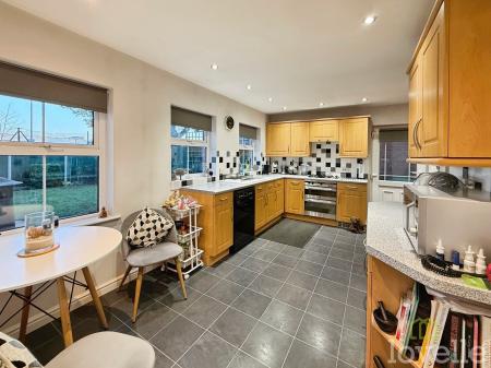 4 bedroom Detached house for sale in Lotus Court, North Hykeham, LN6