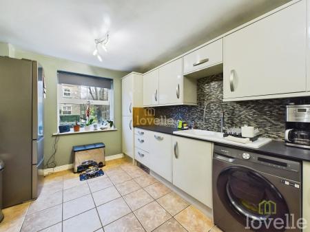 4 bedroom Town house for sale in Squirrel Chase, Witham St Hughs, LN6