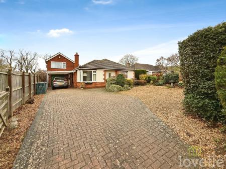 3 bedroom Detached bungalow for sale in Station Road, Waddington, LN5
