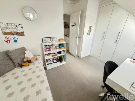 4 bedroom Semi-detached house for sale in Vespasian Way, North Hykeham, LN6