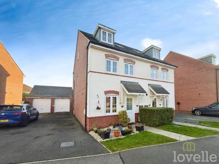 4 bedroom Semi-detached house for sale in Vespasian Way, North Hykeham, LN6