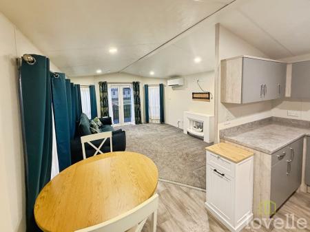 2 bedroom Park home for sale in Four Seasons Country Park, Newark, NG23