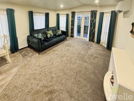 2 bedroom Park home for sale in Four Seasons Country Park, Newark, NG23