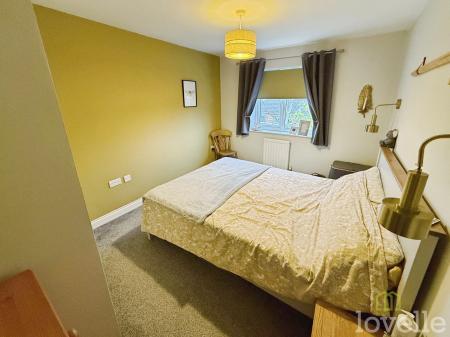 3 bedroom Semi-detached house for sale in Post Mill Close, North Hykeham, LN6