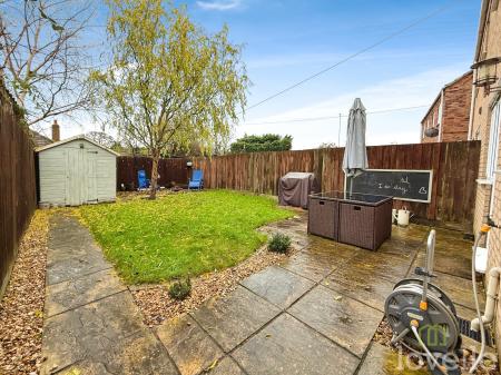 3 bedroom Semi-detached house for sale in Post Mill Close, North Hykeham, LN6