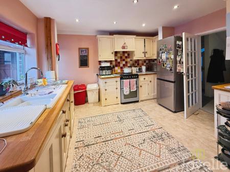 3 bedroom Terraced House for sale in Gunby Avenue, Lincoln, LN6