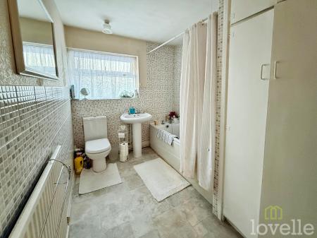 3 bedroom Terraced House for sale in Gunby Avenue, Lincoln, LN6