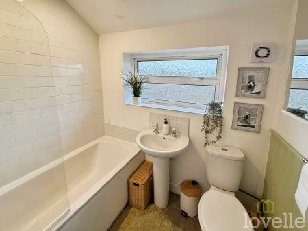 2 bedroom Semi-detached house for sale in Rowan Road, North Hykeham, LN6