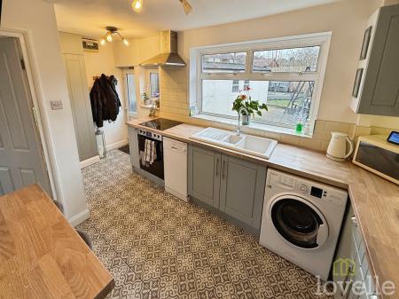 2 bedroom Semi-detached house for sale in Rowan Road, North Hykeham, LN6