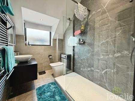 3 bedroom Flat for sale in Parkview Apartments, North Hykeham, LN6