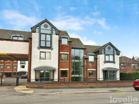 3 bedroom Flat for sale in Parkview Apartments, North Hykeham, LN6