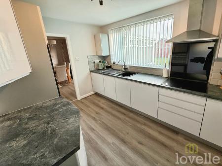 3 bedroom Bungalow for sale in Vauxhall Road, Bracebridge Heath, LN4