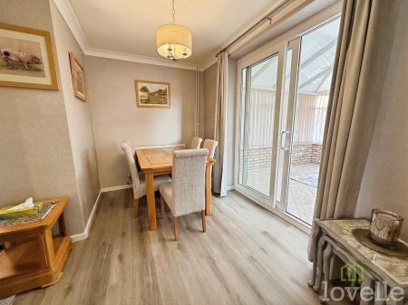 3 bedroom Bungalow for sale in Vauxhall Road, Bracebridge Heath, LN4