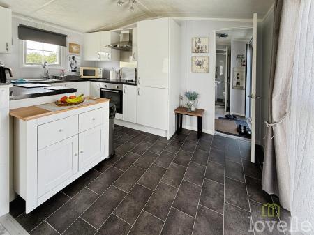2 bedroom Park home for sale in Cathedral View, Aubourn, LN5