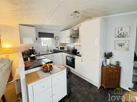 2 bedroom Park home for sale in Cathedral view, Aubourn, LN5