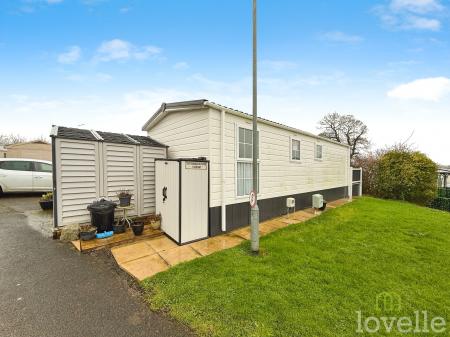 2 bedroom Park home for sale in Cathedral view, Aubourn, LN5