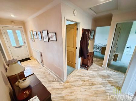 3 bedroom Bungalow for sale in Scarle Lane, Eagle, LN6