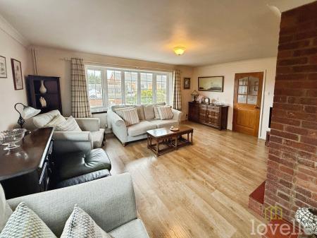 3 bedroom Bungalow for sale in Scarle Lane, Eagle, LN6