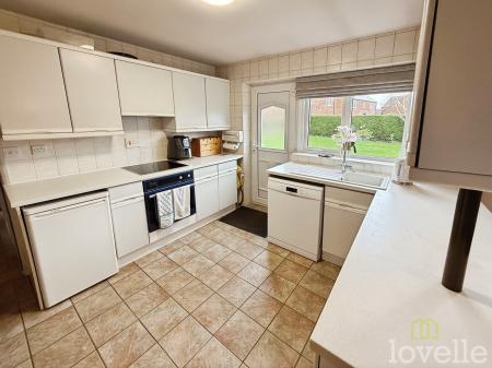 3 bedroom Bungalow for sale in Scarle Lane, Eagle, LN6